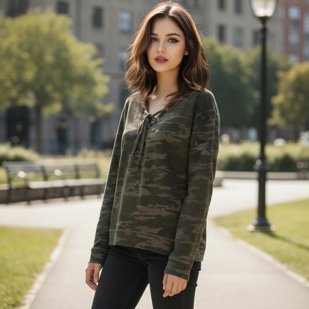 SANCTUARY M Olive Green Camo Camouflage Laced Sweatshirt R $99